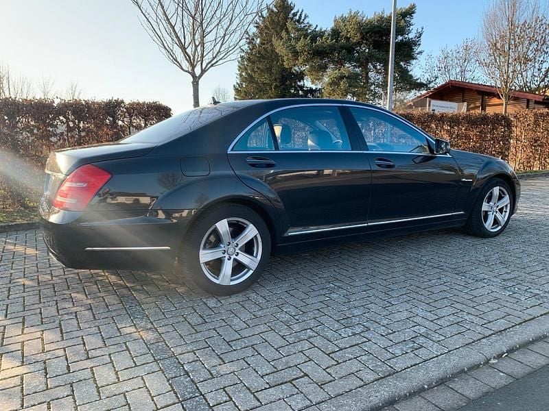 Gebraucht Mercedes S500 435 PS (319 kW) 2012 Schwarz Limousine