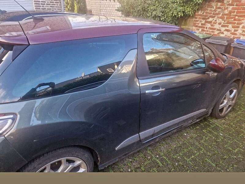 Silber Gebraucht 2012 Citroën DS3 Chic Limousine | 2.500 € (Superpreis) - Bild 1/4