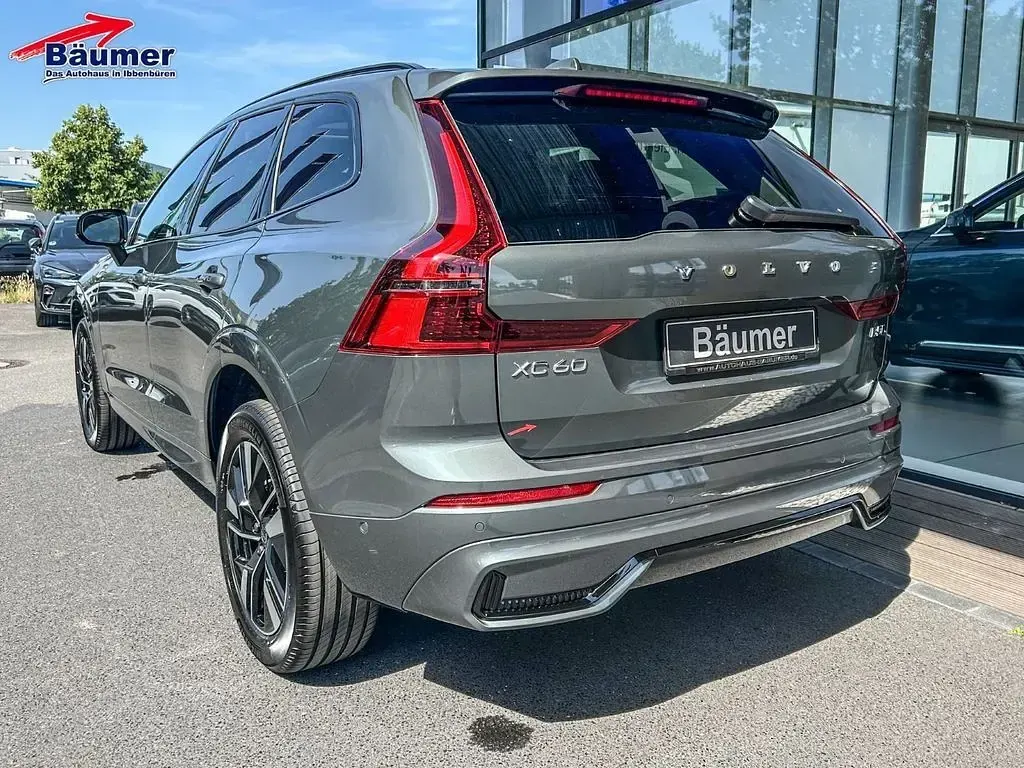 Gebraucht Volvo XC60 Plus 250 PS (183 kW) 2025 Grün SUV
