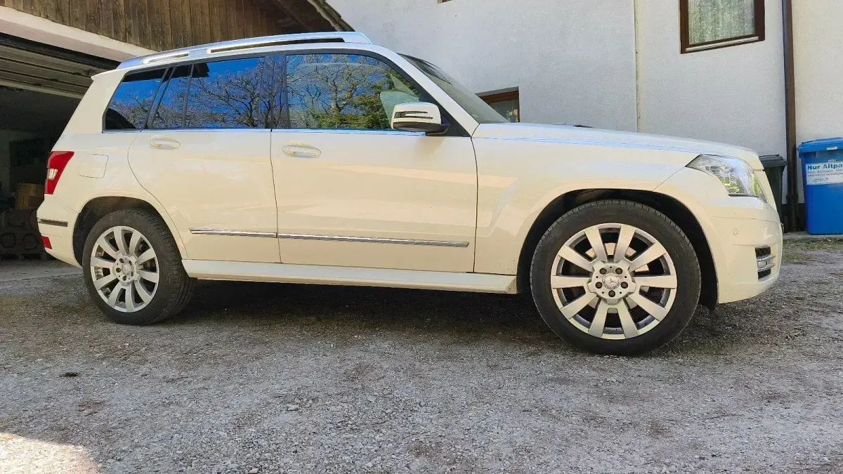 Gebraucht Mercedes GLK320 224 PS (164 kW) 2009 Weiß SUV