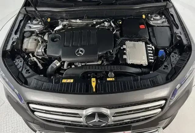 Gebraucht Mercedes GLB180 116 PS (85 kW) 2023 Grau SUV