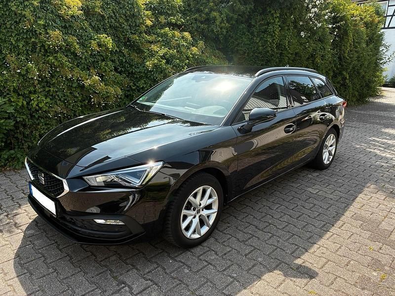 Schwarz Gebraucht 2022 Seat Leon Kombi | 20.000 € (Guter Preis) - Bild 1/4