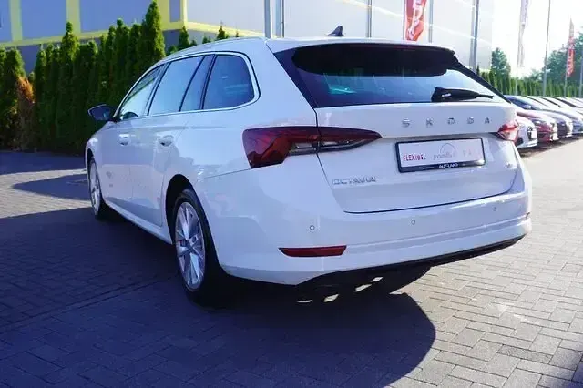 Gebraucht Skoda Octavia First Edition 110 PS (80 kW) 2021 Weiß Kombi