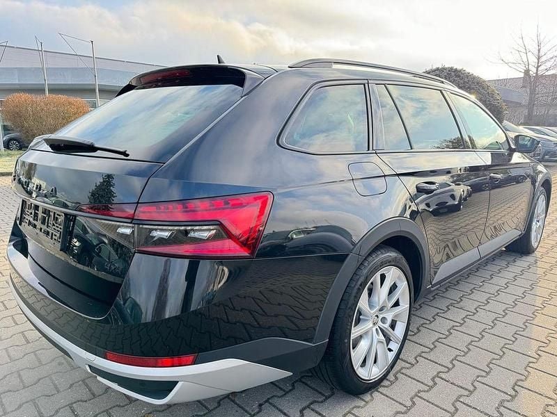Gebraucht Skoda Superb Scout 4x4 200 PS (147 kW) 2022 Schwarz Limousine