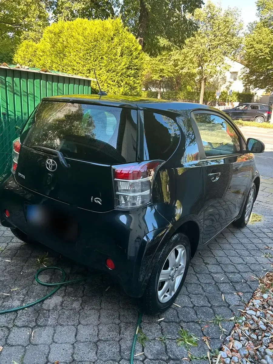 Gebraucht Toyota iQ 50 PS (36 kW) 2009 Schwarz Kleinwagen
