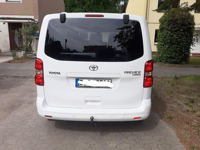 Gebraucht Toyota Proace Executive 177 PS (130 kW) 2020 Weiß Van / Kleinbus