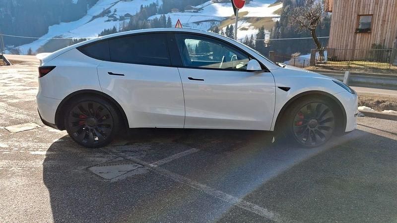 Gebraucht Tesla Model Y Performance 392 kW (534 PS) 2022 Weiß SUV