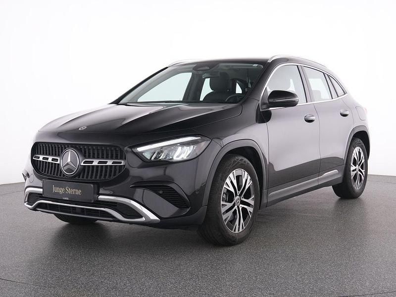 Gebraucht Mercedes GLA200 Progressive 163 PS (119 kW) 2024 Schwarz SUV