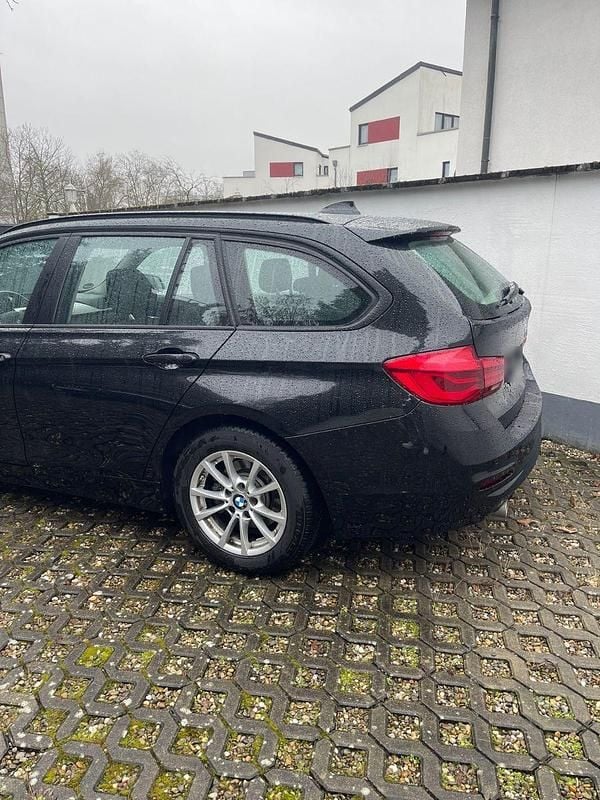Gebraucht BMW 318 156 PS (114 kW) 2019 Schwarz Kombi