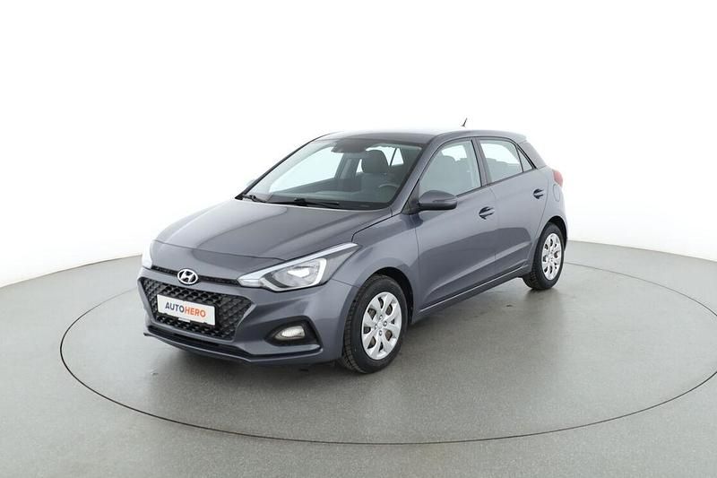 Gebraucht Hyundai i20 Select 84 PS (61 kW) 2019 Grau Limousine