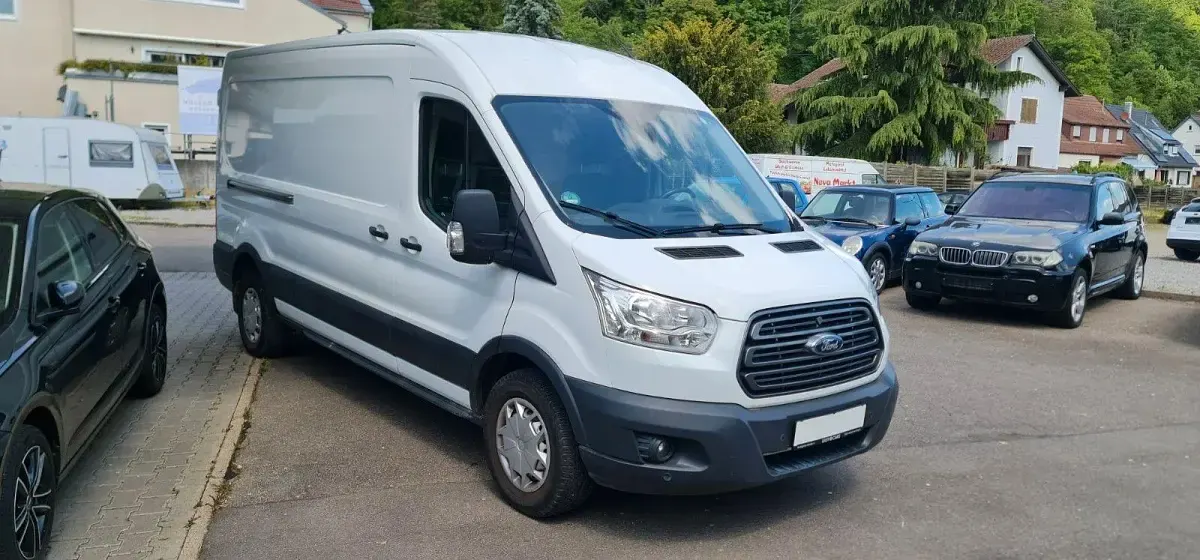 Gebraucht Ford Transit 131 PS (96 kW) 2018 Weiß Van / Kleinbus