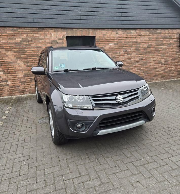 Grau Gebraucht 2014 Suzuki Grand Vitara SUV | 9.600 € (Fairer Preis) - Bild 1/4
