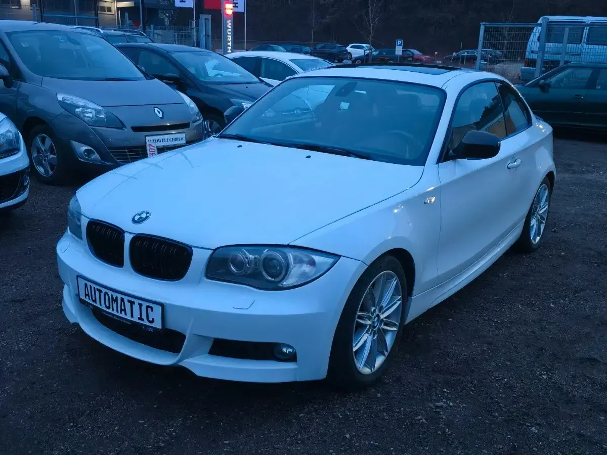 Używany BMW 118 Coupé 143 KM (105 kW) 2011 Biały Coupe