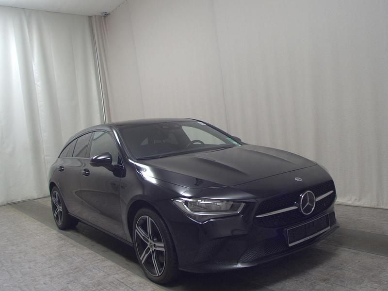 Gebraucht Mercedes CLA220 Shooting Brake Progressive 190 PS (139 kW) 2020 Schwarz Kombi