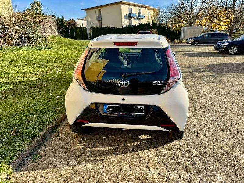 Gebraucht 2015 Toyota Aygo X-play Kleinwagen | 9.999 € (Fairer Preis) - Bild 1/4