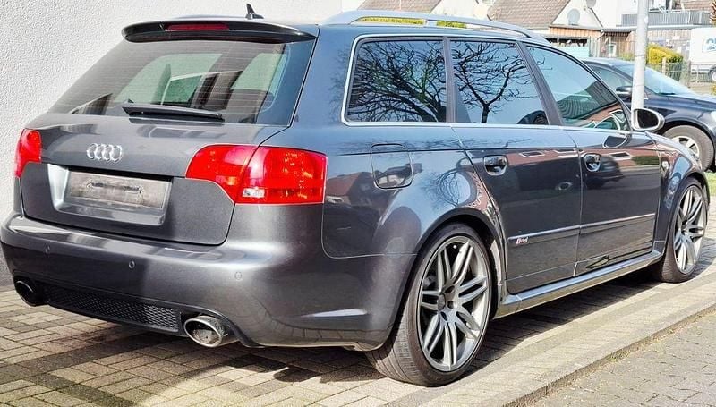 Gebraucht Audi RS4 Sport 420 PS (308 kW) 2006 Grau Limousine