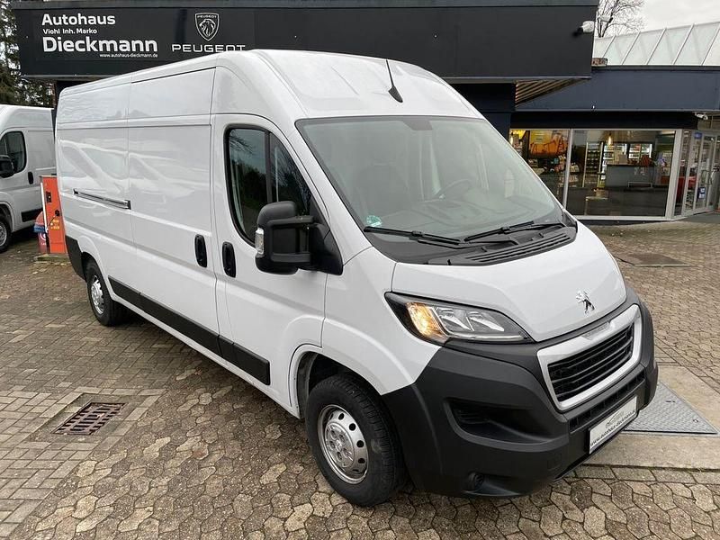 Weiß Gebraucht 2023 Peugeot Boxer S Van | 25.490 € (Teuer) - Bild 1/4
