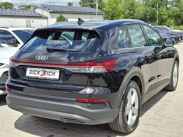 Gebraucht Audi Q4 e-tron Sport 150 kW (204 PS) 2022 Mythosschwarz metallic SUV