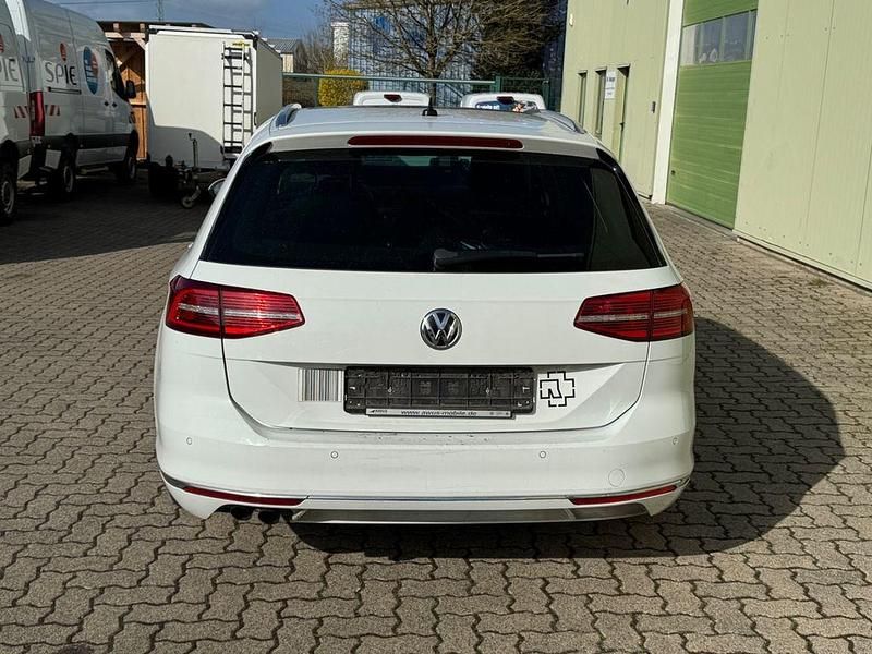 Gebraucht VW Passat Highline 179 PS (131 kW) 2016 Weiß Kombi