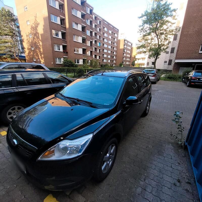 Schwarz Gebraucht 2009 Ford Focus Kombi | 1.550 € (Superpreis) - Bild 1/4