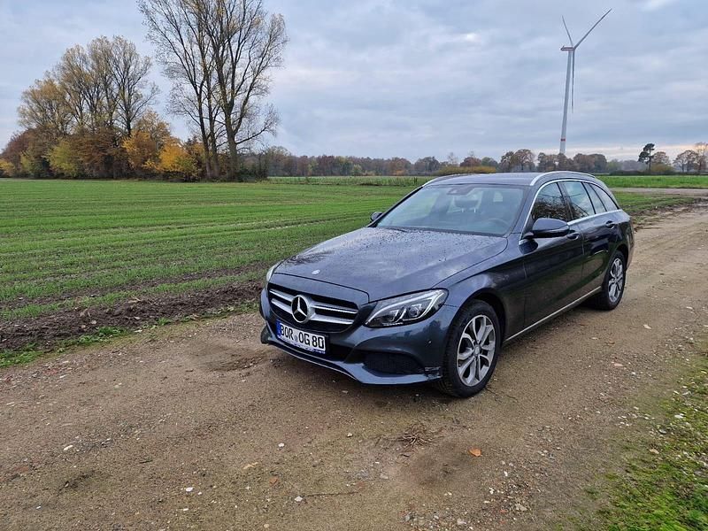 Grau Gebraucht 2016 Mercedes C200 Kombi | 14.999 € (Fairer Preis) - Bild 1/4