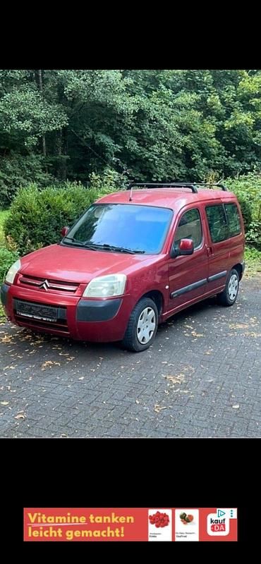 Rot Gebraucht 2004 Citroën Berlingo Van / Kleinbus | 2.450 € (Etwas zu teuer) - Bild 1/4