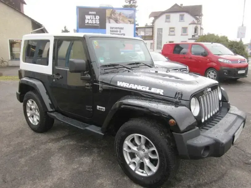 Gebraucht Jeep Wrangler Sahara 200 PS (147 kW) 2018 Black clear coat (metallic) SUV