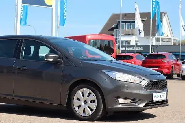 Gebraucht Ford Focus ST-Line 125 PS (91 kW) 2017 Blau Limousine