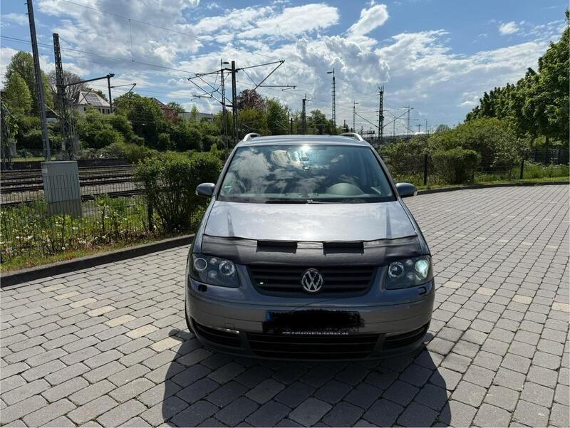Grau Gebraucht 2006 VW Touran Van / Kleinbus | 4.000 € - Bild 1/4