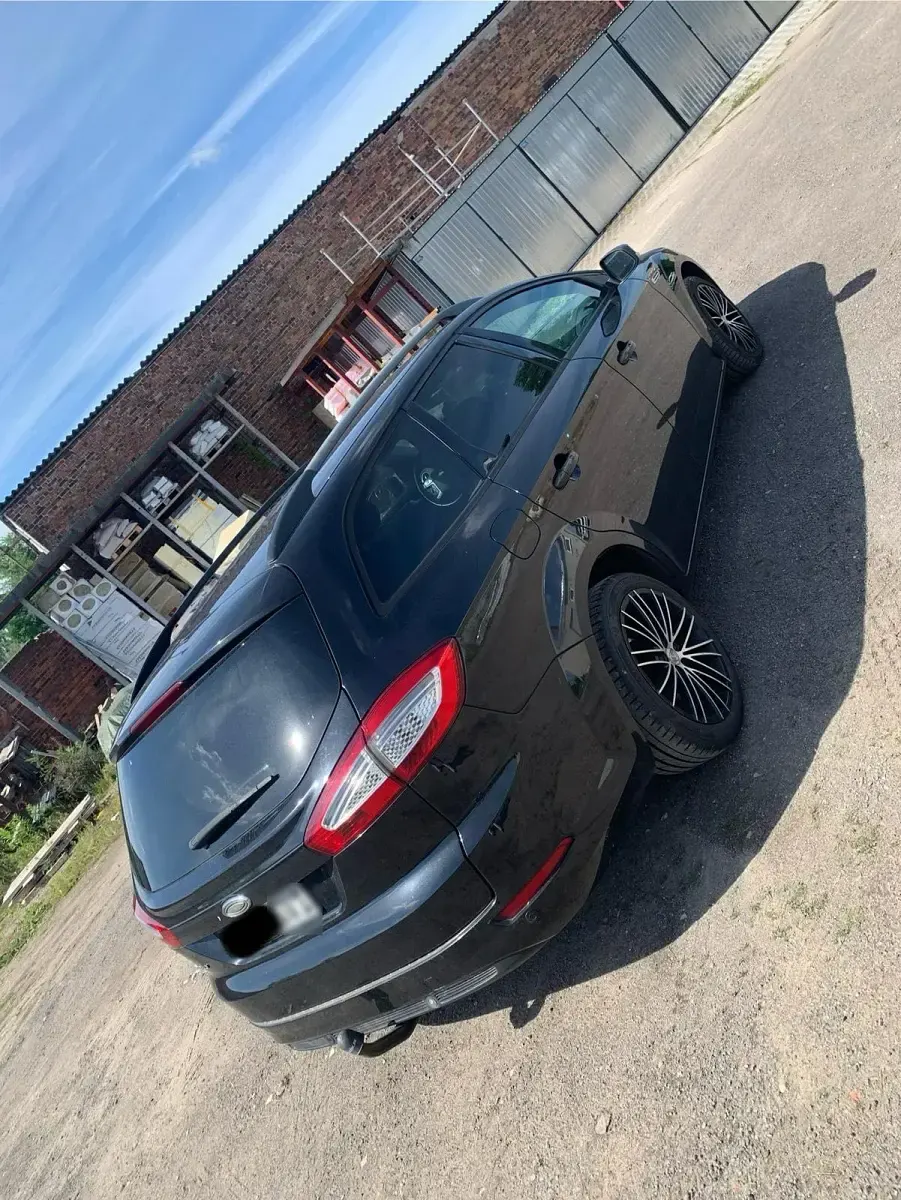 Gebraucht Ford Mondeo 115 PS (84 kW) 2011 Schwarz Kombi