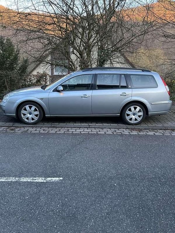 Gebraucht Ford Mondeo Trend 155 PS (114 kW) 2006 Silber Kombi