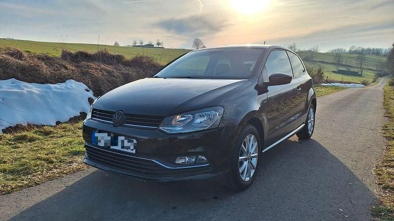 Schwarz Gebraucht 2015 VW Polo LOUNGE Kleinwagen | 7.600 € (Guter Preis) - Bild 1/4