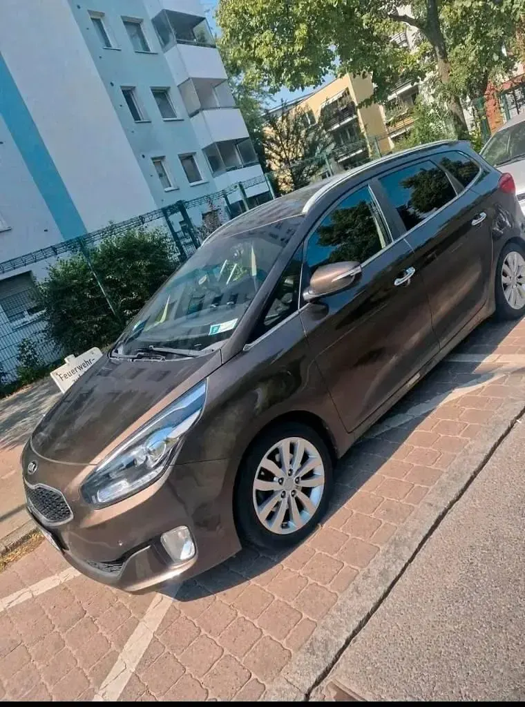 Używany Kia Carens 2016 Brązowy Minivan