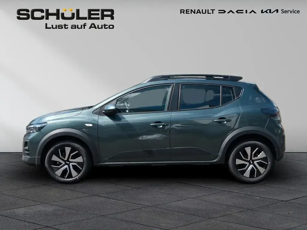 Neu Dacia Sandero Expression 122 PS (89 kW) 2026 Grün Limousine