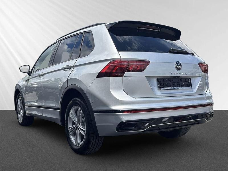 Gebraucht VW Tiguan R-line 245 PS (180 kW) 2025 Reflexsilber metallic SUV