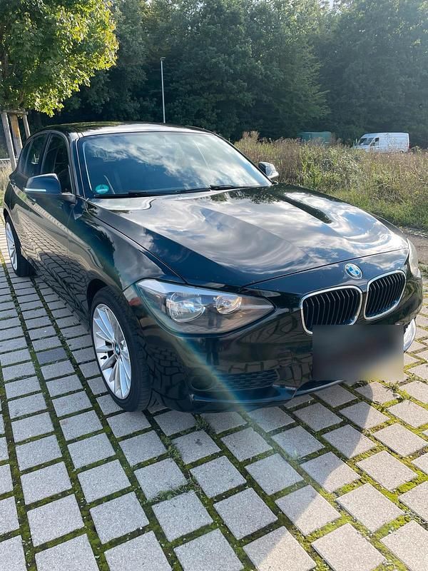Gebraucht BMW 116 116 PS (85 kW) 2012 Schwarz Kleinwagen