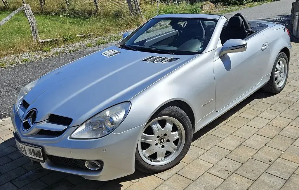 Gebraucht Mercedes SLK200 184 PS (135 kW) 2010 Silber Cabrio