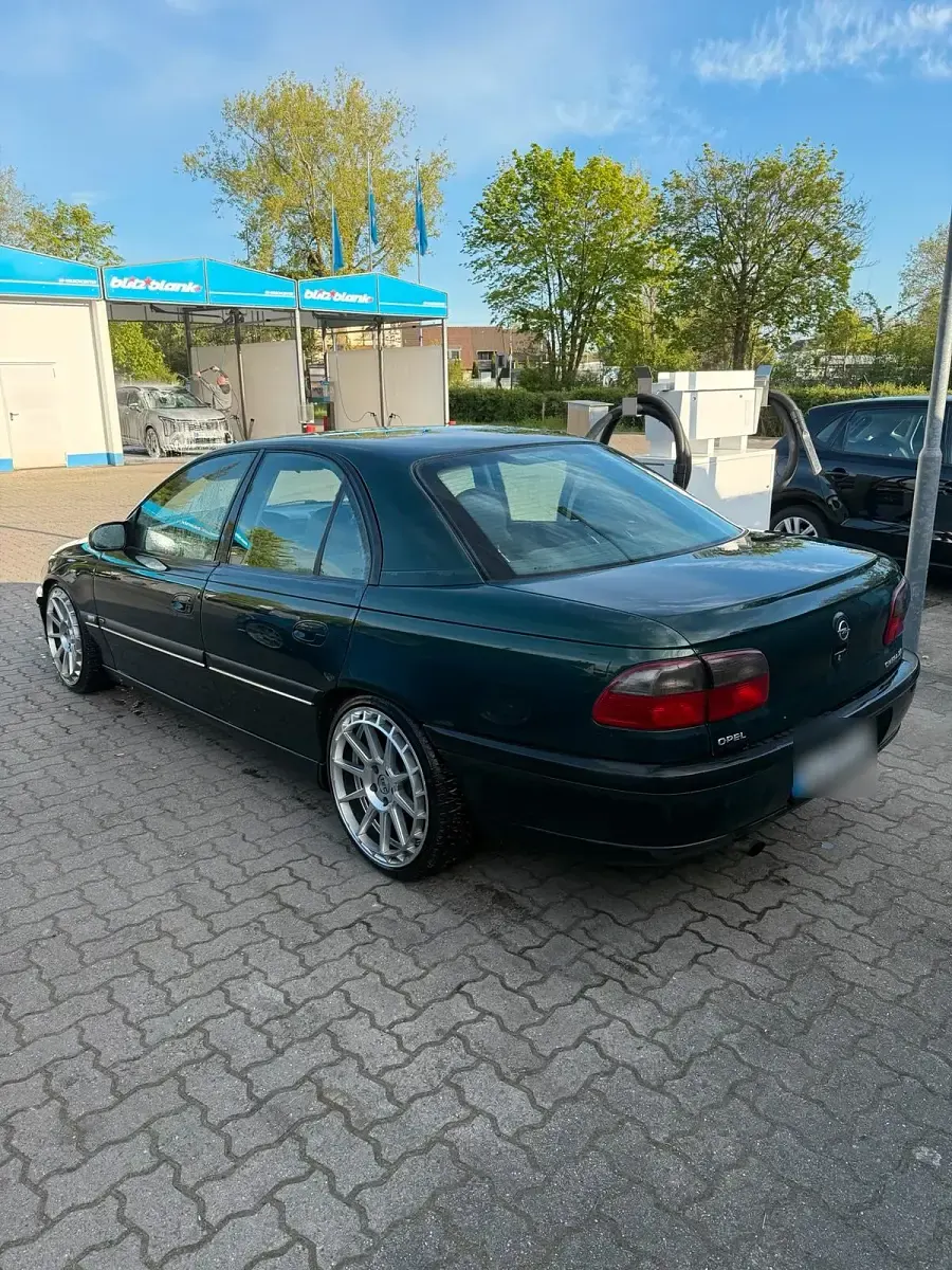 Gebraucht Opel Omega 136 PS (100 kW) 1998 Grün Limousine