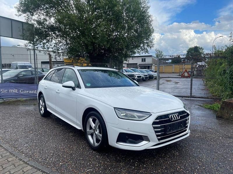 Weiß Gebraucht 2021 Audi A4 Advanced Kombi | 20.900 € (Guter Preis) - Bild 1/4