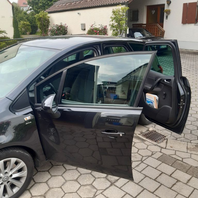 Schwarz Gebraucht 2016 Opel Meriva drive Van / Kleinbus | 9.900 € (Etwas zu teuer) - Bild 1/4