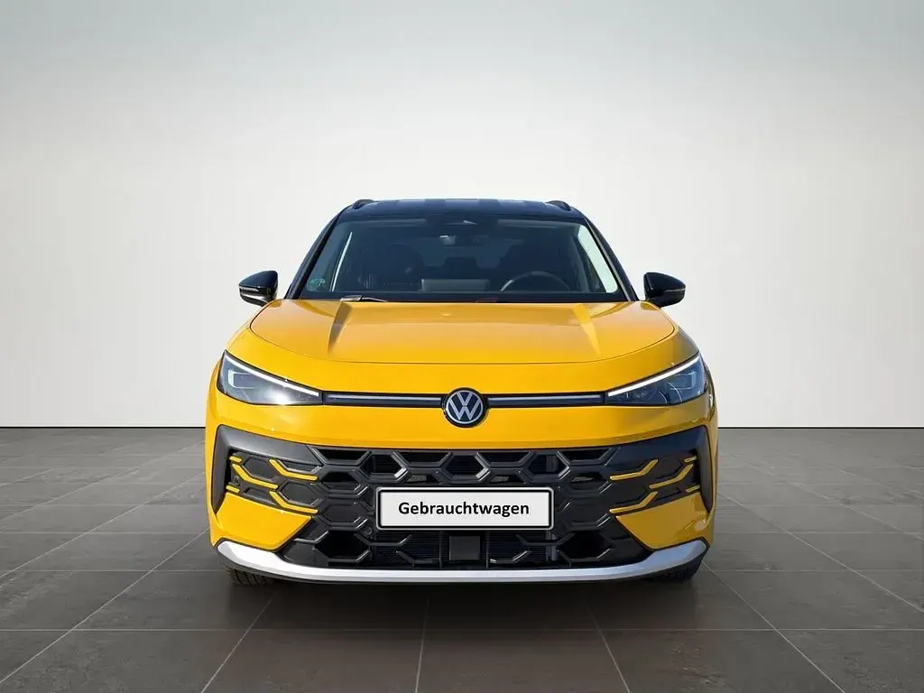 Gebraucht VW T-Roc Cabriolet Life 150 PS (110 kW) 2025 Canary yellow SUV