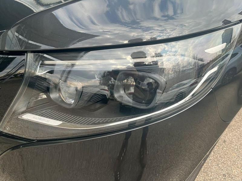 Gebraucht Mercedes V300 Avantgarde 237 PS (174 kW) 2025 Grau Van / Kleinbus