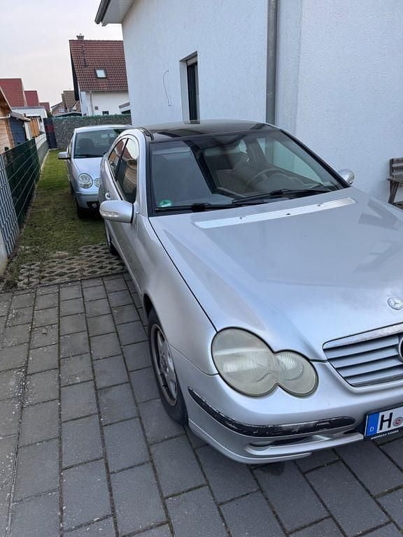 Używany Mercedes CLC180 129 KM (94 kW) 2001 Srebrny Hatchback