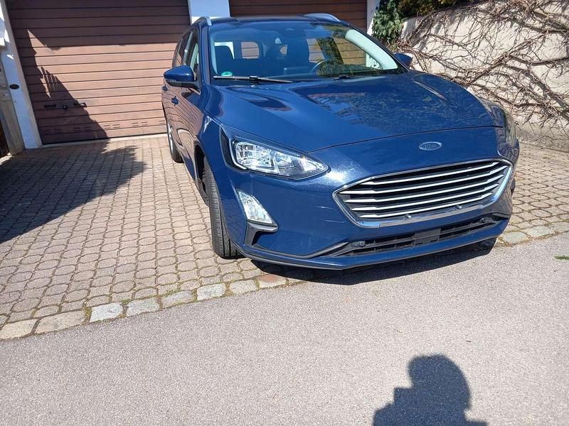 Gebraucht Ford Focus 120 PS (88 kW) 2020 Blazerblau Kombi