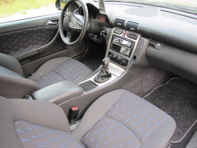 Gebraucht Mercedes C180 177 PS (130 kW) 2001 Schwarz metallic Coupé