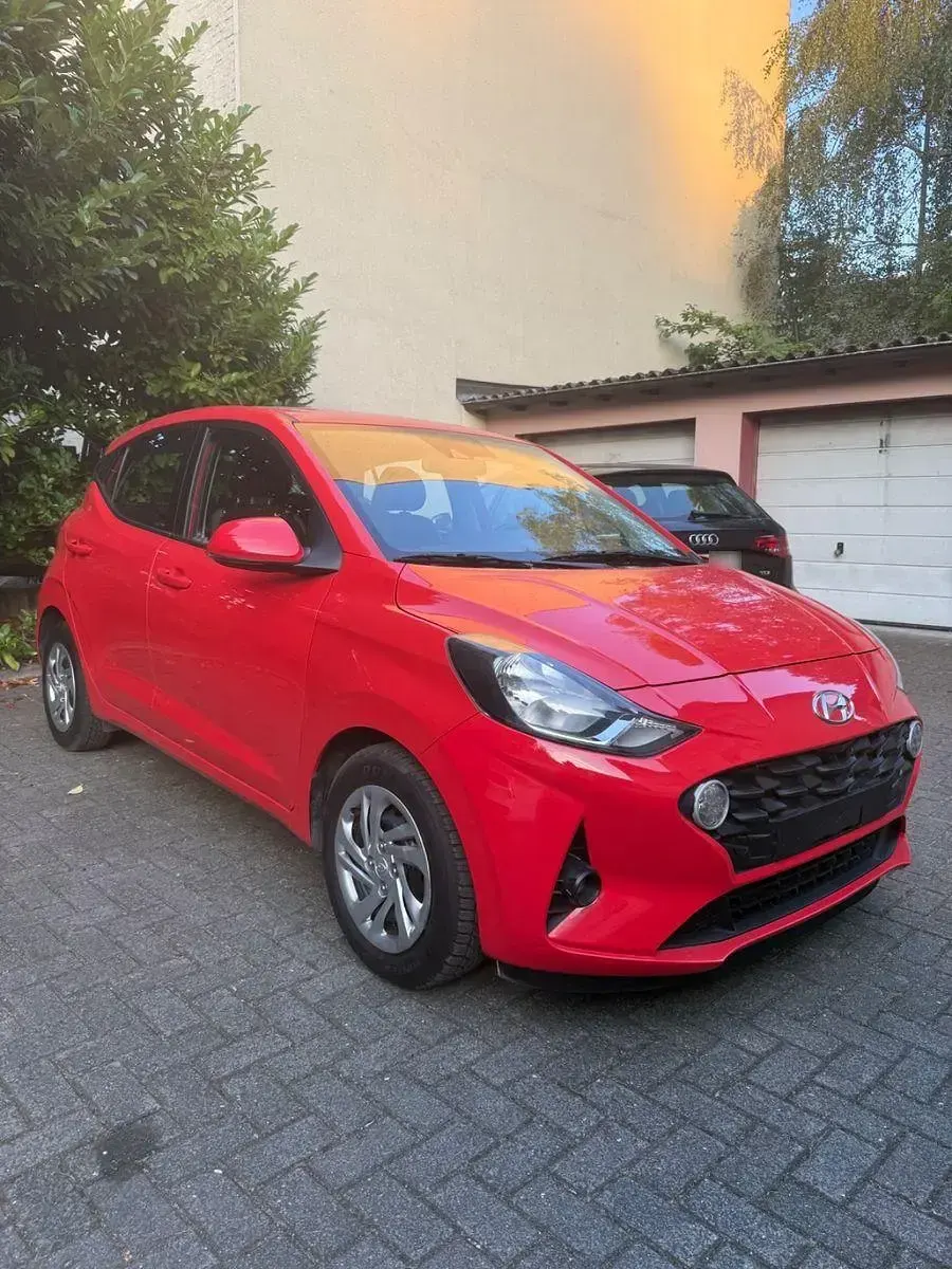 Gebraucht Hyundai i10 67 PS (49 kW) 2021 Rot Kleinwagen