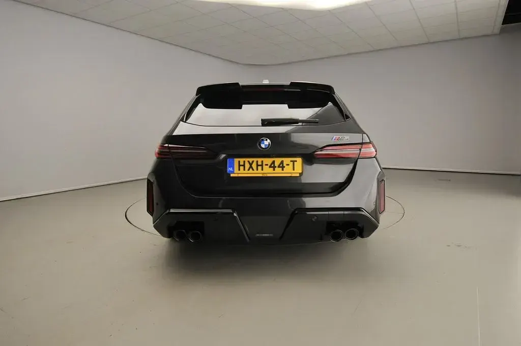 Gebraucht BMW M5 Sport Line 727 PS (534 kW) 2025 Grau Kombi