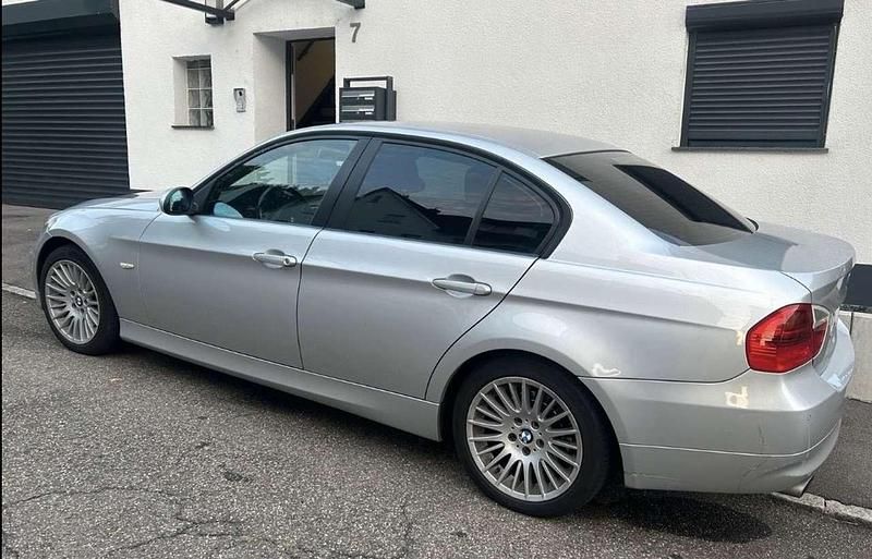 Gebraucht BMW 318 143 PS (105 kW) 2008 Grau Limousine