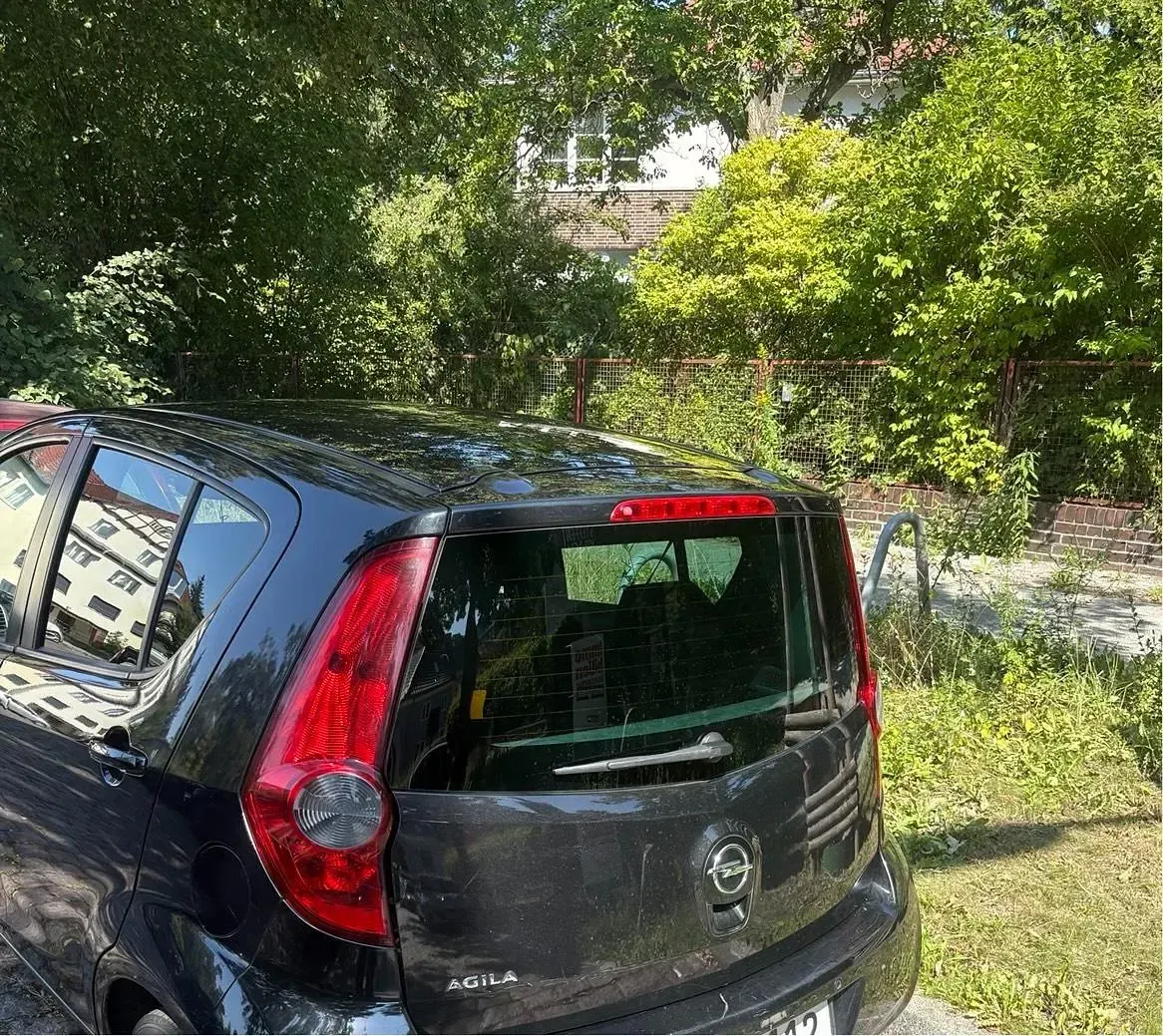 Gebraucht Opel Agila 69 PS (50 kW) 2009 Schwarz Kleinwagen