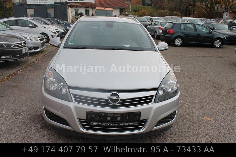 Gebraucht Opel Astra Edition 110 PS (80 kW) 2010 Silber Limousine